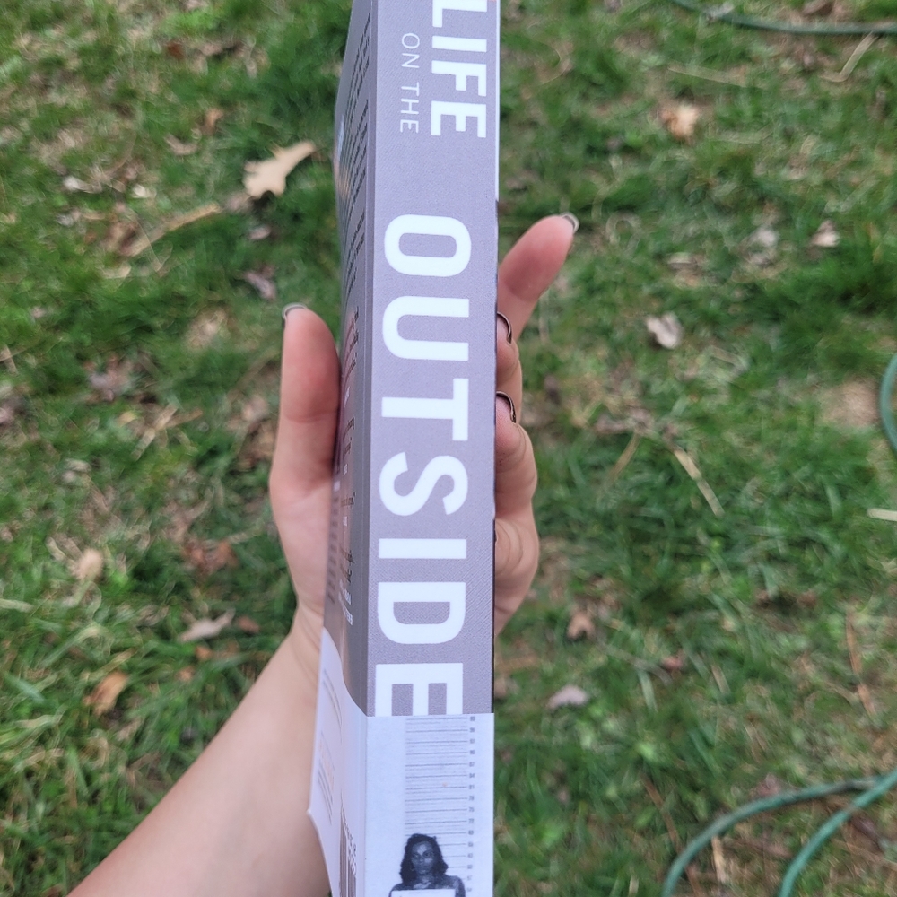 Book - Picture 3 of 4